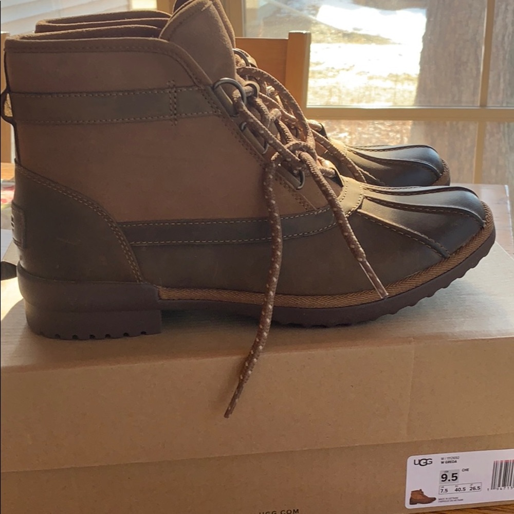 Ugg Greda waterproof duck boot size 9.5 new